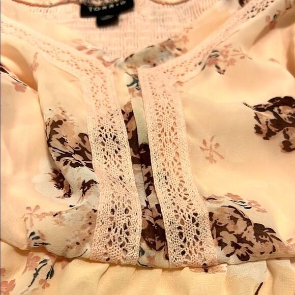 Torrid Floral Babydoll Tank Top Lace Trim Blush Pink Size 2 Hi-Low Hem - Picture 7 of 12